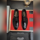 【Prada】 (высококачественная кожаная подкладка) Новейшие кожаные деловые туфли, с