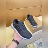 «PRADA» [Классическая версия] Prada： новейшая коллекция для мужчин, одновременно