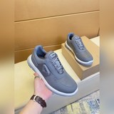 «PRADA» [Классическая версия] Prada： новейшая коллекция для мужчин, одновременно