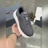 Высококачественная мужская обувь PRADA 2023 года вышла в продажу на официальном 
