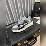 Новая модель повседневной обуви от Prada, с дышащей и удобной подкладкой, высоки