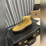 Классические ботинки UGG в стиле «лошадка» — это легендарная модель, которая ник