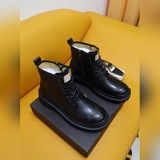 Новейшая модель UGG – высокая версия с утепленной шерстью. Международный бренд к