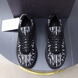 Бренд： VALENTINO Размер： 38-44 Класс： Новые кроссовки Материал：