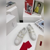 «Эксклюзивная версия высшего качества» Долгосрочная поставка VALENTINO Valentino