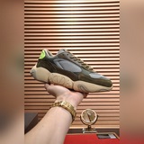 Новейшая модель на официальном сайте Valentino. Верхняя часть этой модной и удоб
