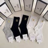 Специальная упаковка Chanel (Chanel) для новых средних носков с вышивкой! Пять п