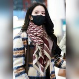 Классическая модель от D 【Двусторонняя квадратная косынка с буквой D 140】 Этот к