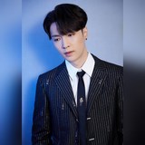 Новый галстук от Дома Dior [Галстук с вышитым логотипом Dior] Галстуки — идеальн