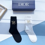 Комплектация [одна коробка, две пары] Dior Популярные высокие гольфы ~ Очень кра