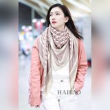 Классическая модель от D 【Двусторонняя квадратная косынка с буквой D 140】 Этот к