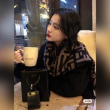 Версия для покупки по доверенности. Ближе к прилавку. «FENDI» 35x180 см, 95% шер