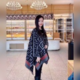 Бесплатная доставка эксклюзивного шерстяного плаща Fendi с классическим логотипо