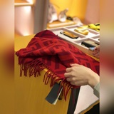 Fendi из чистого шерстяного кашемира с элементами классического принта, очень по