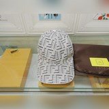 Новая модель... Классическая модель из ассортимента Fendi, изготовлена из хлопка