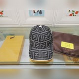 Новая модель... Классическая модель из ассортимента Fendi, изготовлена из хлопка