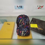 Классическая модель 2020 года от Fendi, изготовлена из хлопкового жаккардового м