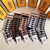 Специальная упаковка FENDI (Фенди) для новых носков средней длины! Пять пар в ко