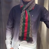 G-дома 【Двойной G-узор и тканый ремешок】 Этот шарф Gucci с классическими элемент