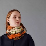 Новая модель из кашемира, которую приобрели, все считают красивой. Рекомендуем. 