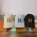Hermès поставляет холщовую ткань, которая отличается высоким качеством и приятно