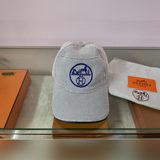 Hermès поставляет холщовую ткань, которая отличается высоким качеством и приятно