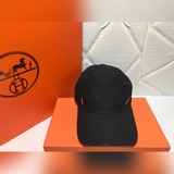 Hermès поставляет холщовую ткань, которая отличается высоким качеством и приятно