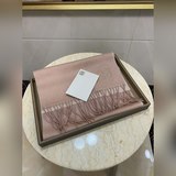 LOEWE – ведущий бренд роскошной одежды, отличающийся сдержанностью и глубиной. Д