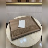 LOEWE – ведущий бренд роскошной одежды, отличающийся сдержанностью и глубиной. Д
