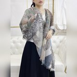 LOEWE, модель из бутика. Это означает, что эта модель обязательно стоит приобрес