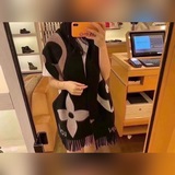 Большой логотип Donkey Family на шалике, выполненный с помощью изысканной и тонк