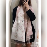 LV 【ESSENTIAL】 Классический монограммный узор украшает обе стороны в монохромном