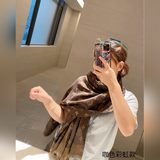 Louis Vuitton. Идеально подходит для дневных и вечерних нарядов, этот шарф имеет