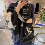 Новый шарф LV Cold Reykjavik продолжает зимнюю классику. Шерсть кашемира дополне