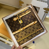 Louis Vuitton, 90*90 см, 100% шелк, ручная обработка краев.