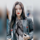 Louis Vuitton предлагает в продаже высококачественные шелковые платки размером 9