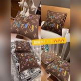 【LV × NBA Letters подушка MP3037】 Новая ограниченная серия LV в сотрудничестве с