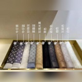 Louis Vuitton, буквы в виде узора, дымчато-синий, 140*140 см, 60% шелк, 40% хлоп