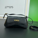 Balenciagα XX серия сумок под мышкой. Сумка с дизайнерским стилем, плавными лини