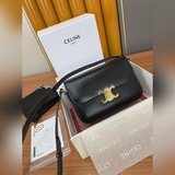 Популярная серия TEEN TRIOMPHE Сумка из парусины с телячьей кожей Эта сумка TR и