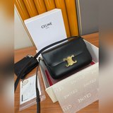 Популярная серия TEEN TRIOMPHE Сумка из парусины с телячьей кожей Эта сумка TR и