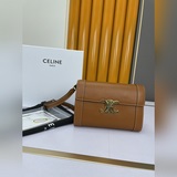 Размеры： 8×6×2 дюйма (21×15×4,5 см). Кожа бычка с подкладкой из овечьей кожи, зо