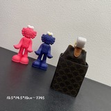 Celine ｜strap box Модель привлекает внимание. Коробка в форме небольшого квадрат