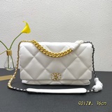 Новая популярная модель Chanel уже в продаже. Импортированная кожа очень мягкая 