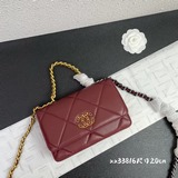 Новые модели на официальном сайте Chane вызвали бурный интерес. Мягкая кожа овцы