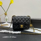 Новая модель сумки Chanel 2023 с крышкой. После того как я надела ее, она мне оч