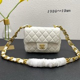 Chanel 2023 новая модель сумочка с крышкой. После того, как я надела ее, она мне
