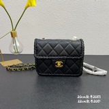 Большая и маленькая сумка Chanel 22c новой модели черного цвета с плетеным краем