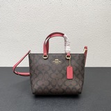 Сумка Coach Alice Small Tote Классическая лаконичная сумка Small Tote из кожи с 
