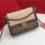 Coach представляет новую модель сумки Hutto! Артикул： f089068. Эта классическая 
